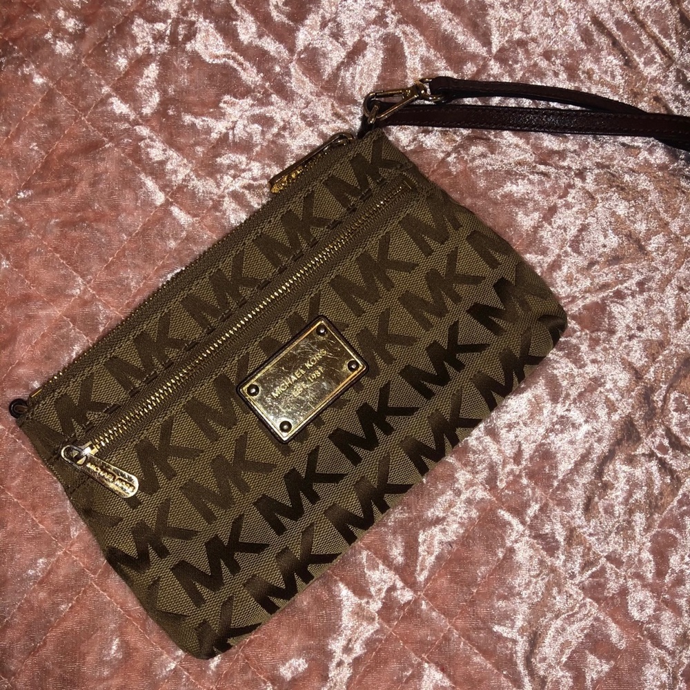 MK wristlet
